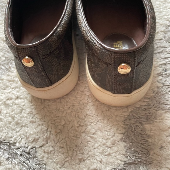 Michael Kors signature brown slide on shoes size 6.5 - Picture 3 of 3